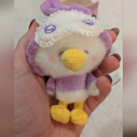 Top Toy Disney Squinting Sleepwear Daisy Duck Plush Toy - Purple and Yellow - Picture 3 of 5